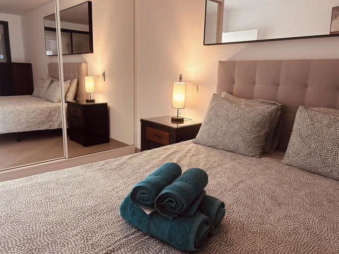 Room 5, Spectacular Lagos Marina View apt on Promenade, Lagos