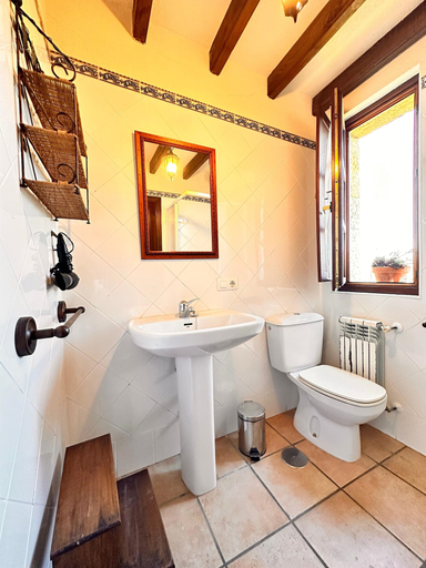 Bathroom 4, La Nozal de la Peña, Asturias
