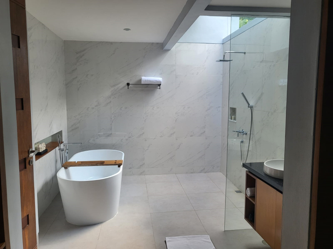 Bathroom 6