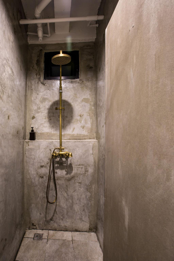 Bathroom 7