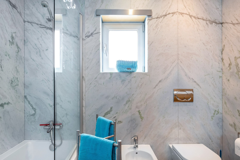 Bathroom 4, Attractive Villa in Salir Do Porto, Caldas da Rainha