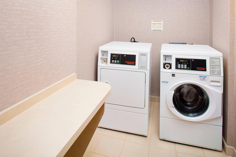 Bathroom 4, Courtyard by Marriott Roanoke Airport, Roanoke City
