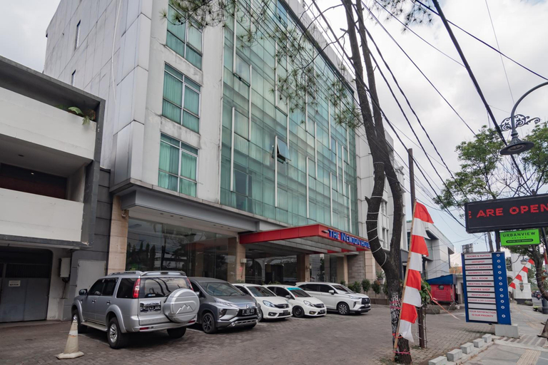 Urbanview Hotel Newton Riau Bandung, Bandung