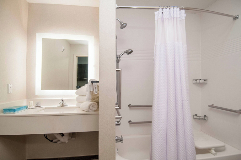 Bathroom 4