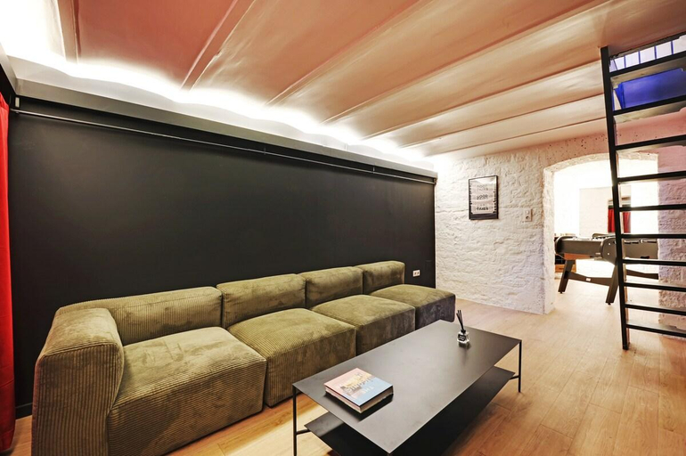 Others 5, Charming flat - 2 bedrooms with a Cinema, Paris