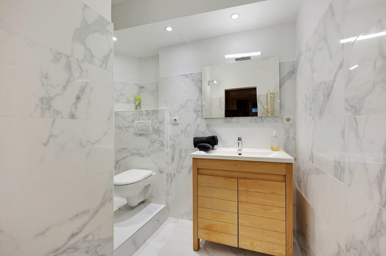 Bathroom 3, Charming flat - 2 bedrooms with a Cinema, Paris