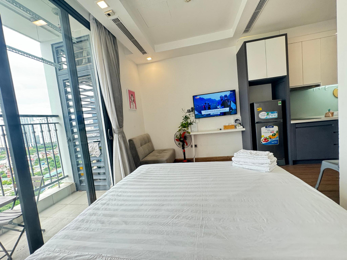 Bedroom 2, Studio in a Luxury @Vinhomes Green Bay Ha Noi, Cầu Giấy