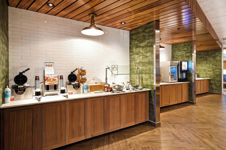 Food & Drinks 5, Fairfield Inn & Suites by Marriott Plymouth, Plymouth