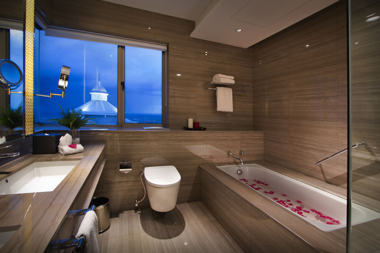 Bathroom 4, Ascott Waterplace Surabaya, Surabaya
