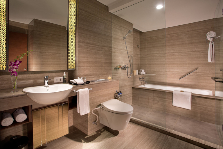 Bathroom 4, Ascott Waterplace Surabaya, Surabaya