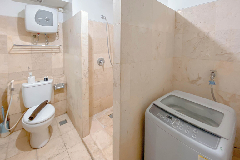 Bathroom 3, Modern 2Br At Braga City Walk Apartment, Bandung