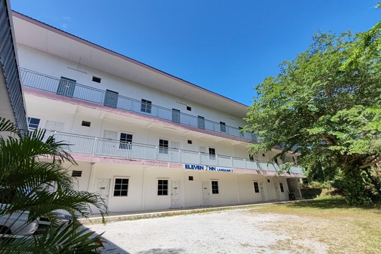 Exterior & Views