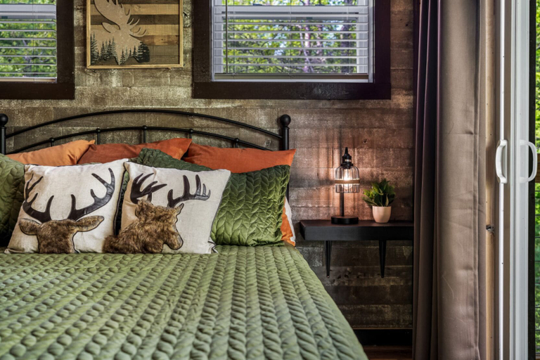 Bedroom 3, Mountain Majesty By Ghosal Luxury Lodging, Sevier