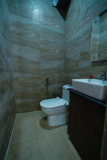 Bathroom 2, Casa De Fortuna, Nainital