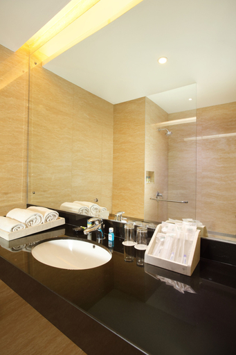 Bathroom 5, Four Points by Sheraton Medan, Medan
