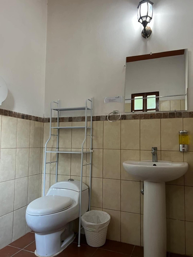 Bathroom 3, NEIZAN ANEXO, Antigua Guatemala