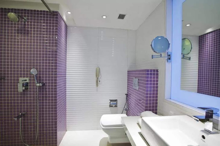 Bathroom 4, Spree Shivai Hotel Pimpri, Pune