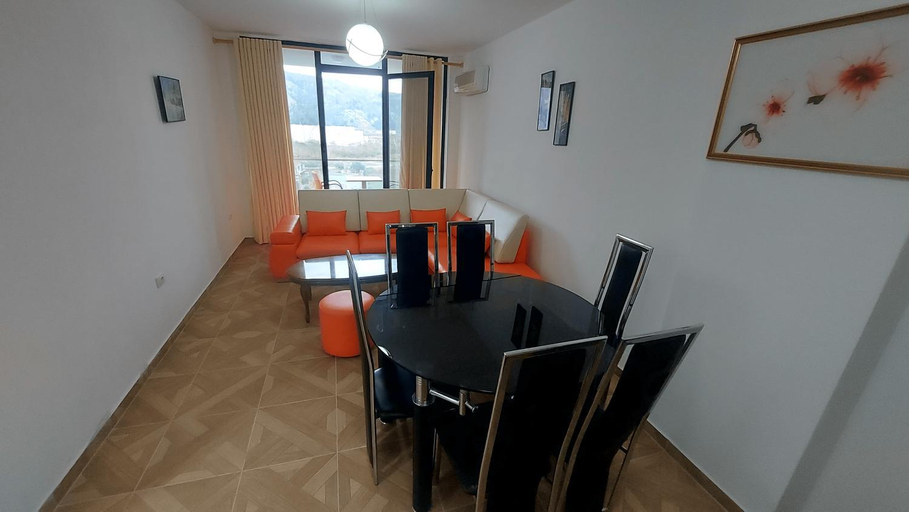 Others 2, Apartamente Shengjn, Lezhës