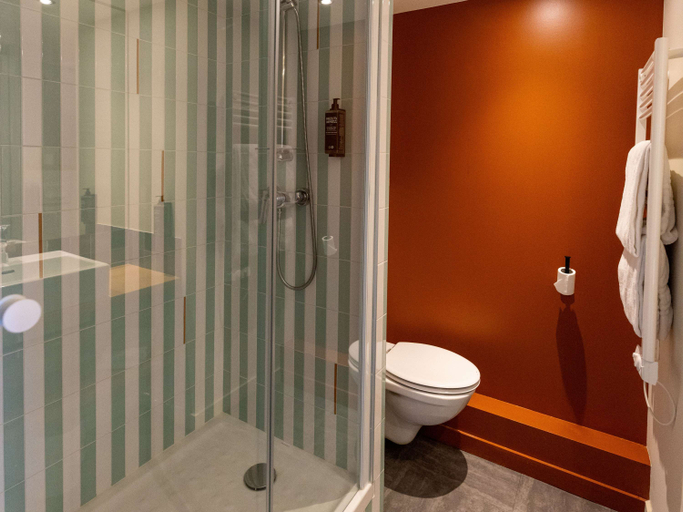 Bathroom 5
