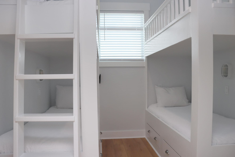 Bedroom 1, Desoto 2, Gulf