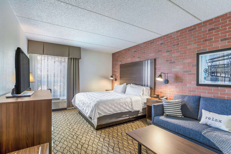 Burrstone Inn, Ascend Hotel Collection, Oneida