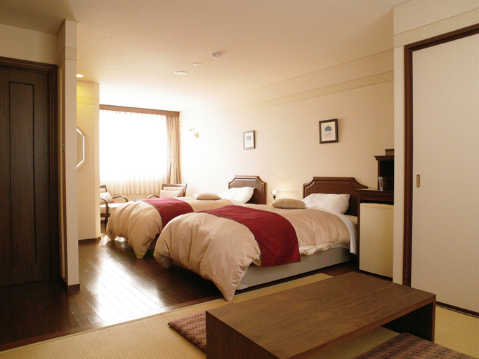 Bedroom 3, Hotel Nadeshiko, Yōrō