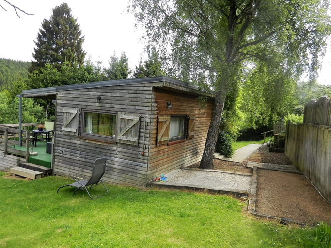 The charm of a wooden chalet with a magnificent view, not far from Spa, Liège