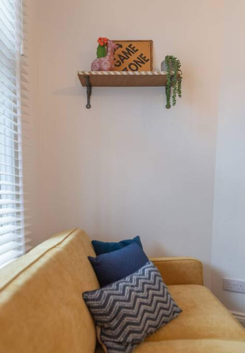 Room 2, Escape 2 Unwind At The Parade Accommodates 10, York
