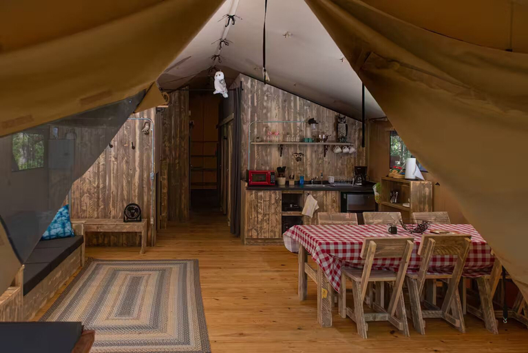 Food & Drinks 4, The Woods of Eden Glampground, Hancock