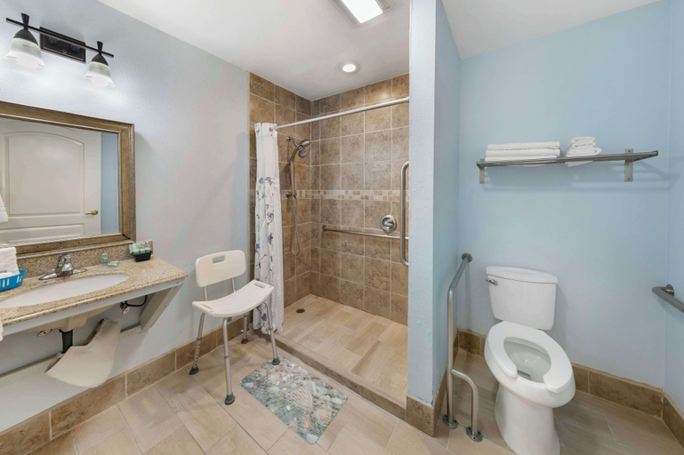 Bathroom 4, Best Western Harbour Inn & Suites Huntington - Sunset Beach, Orange