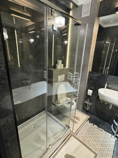 Bathroom 3, RentNow Modern Lux Apartment in Centre Chisinau