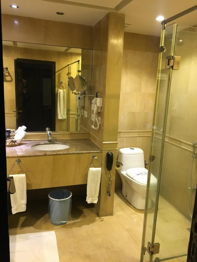 Bathroom 3, Marian Hotel, Gujranwala