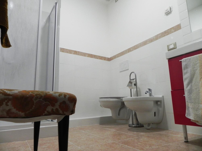 Bathroom 3, B&B Al Ponte Vecchio, Perugia
