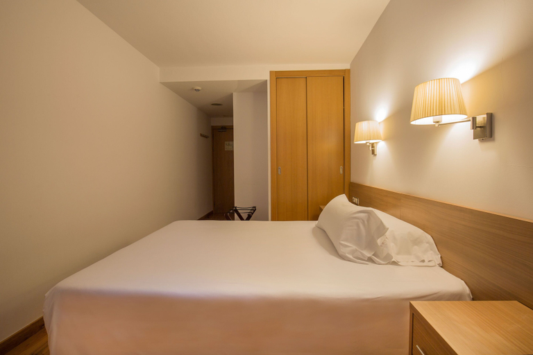 Bedroom 3, Hotel Catalunya Ski by Nexta, Pyrénées-Orientales