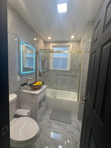 Bathroom 2, DT Newark Stay near Prudential Center, Newark