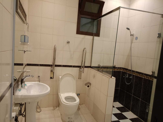 Bathroom 4, luluat althuraya serviced apartmints 8, Riyadh