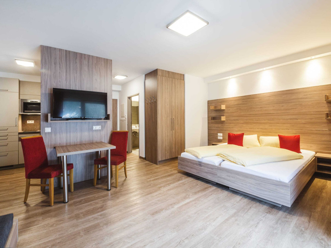 Bedroom 3, Apartment in Kleinarl Near Ski Slopes, Sankt Johann im Pongau