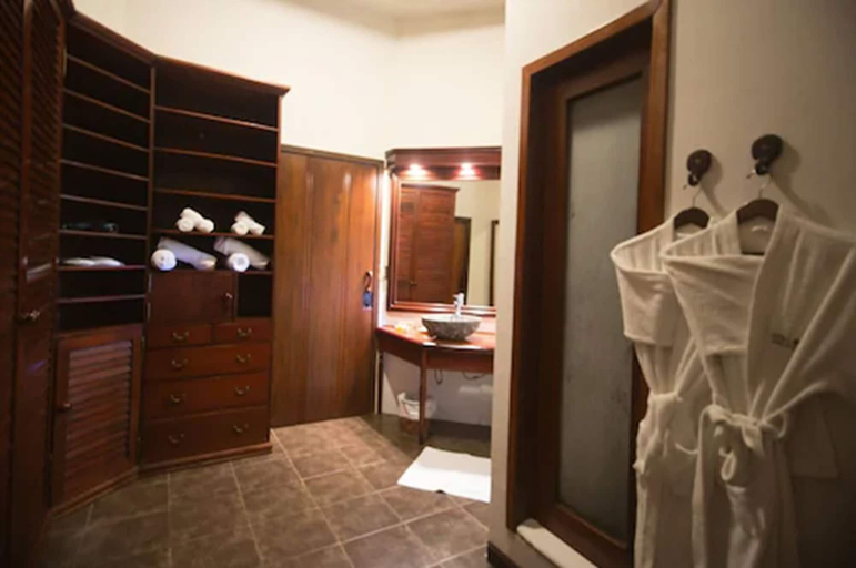 Bathroom 5, Royal Palm Galapagos, Curio Collection Hotel by Hilton, Santa Cruz