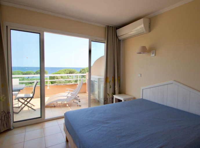 Room 2, Mediterranee - Les Issambres, Var