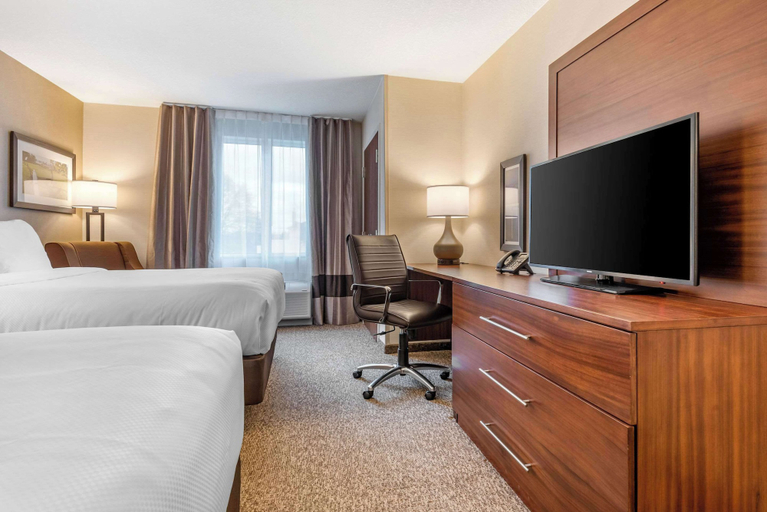 Bedroom 3, Comfort Inn & Suites, Huron