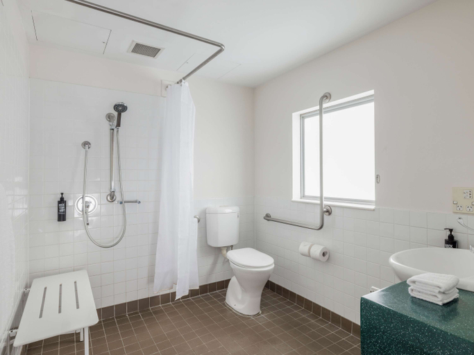 Bathroom 8