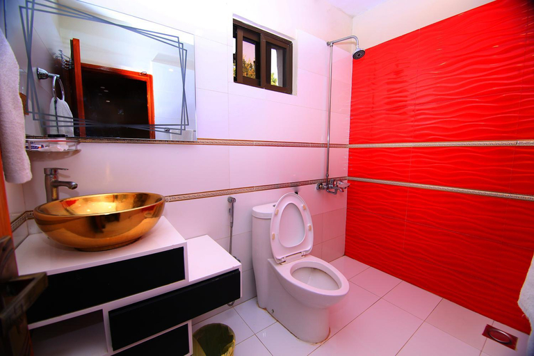 Bathroom 2, Grand Gulberg, Lahore