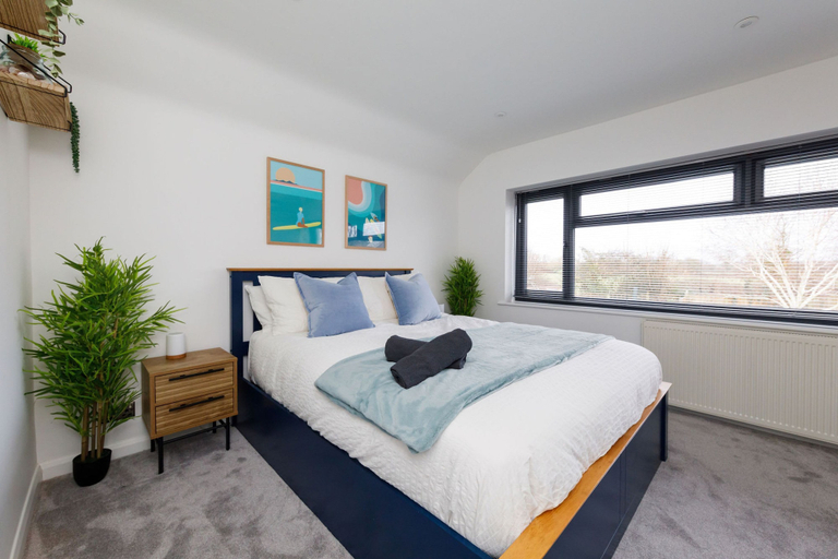 Bedroom, Renovated Home for 8 Canal Walk to Chichester, West Sussex