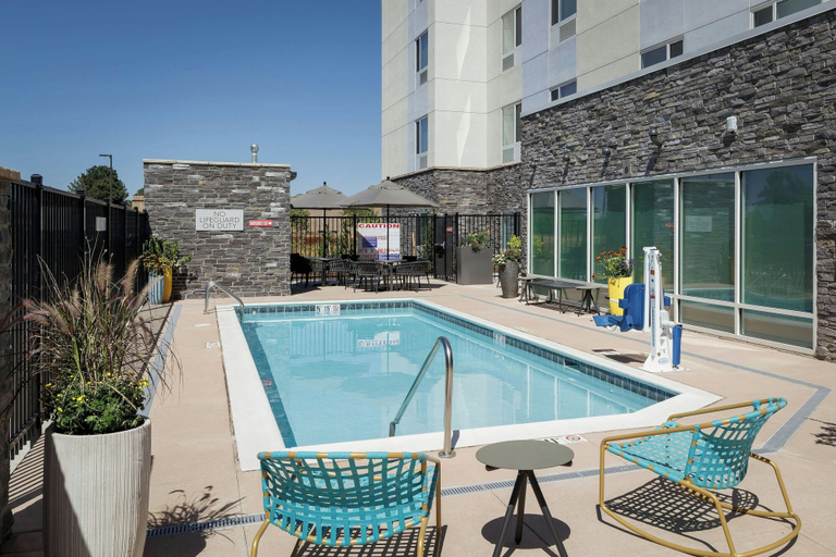 Sport & Beauty 5, TownePlace Suites by Marriott Denver North/Thornton, Adams
