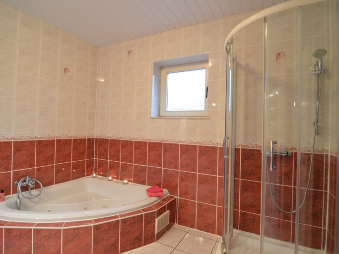 Bathroom 4, Holiday Home in Waimes with Pool Sauna, Liège