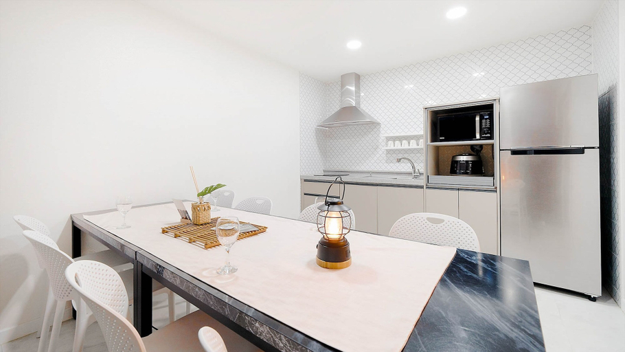 Dining Room 17