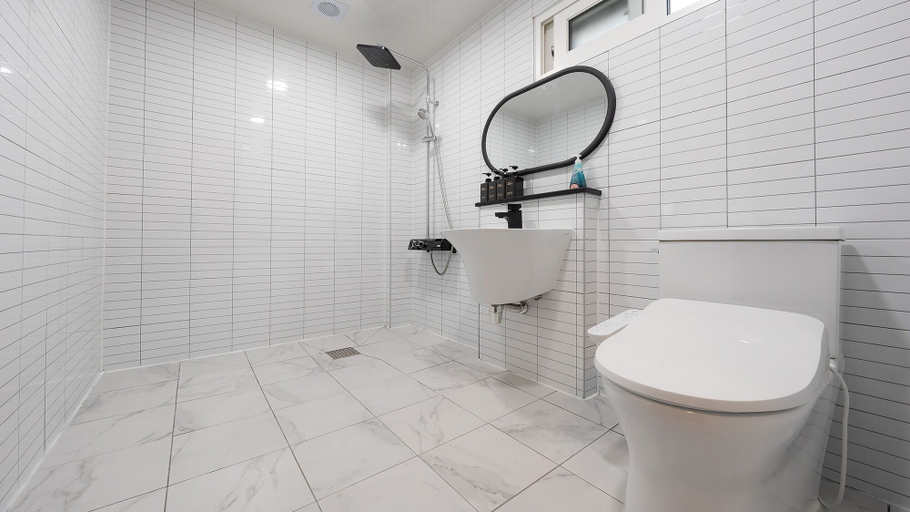 Bathroom 15