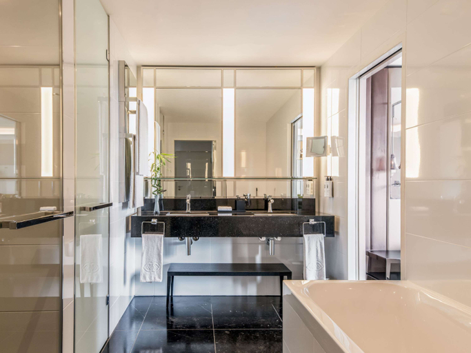 Bathroom 26