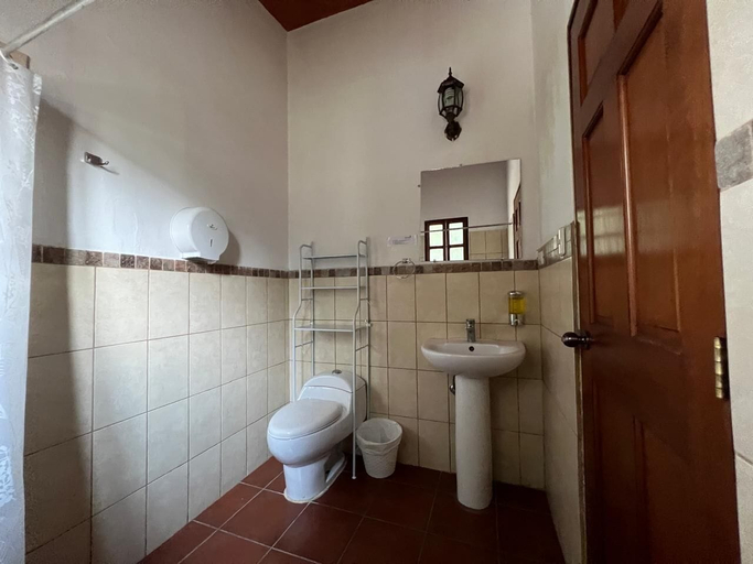 Bathroom 3, NEIZAN ANEXO, Antigua Guatemala
