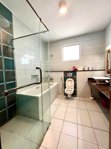 Bathroom 3, Antalyia Seaview Apartments, Nyali